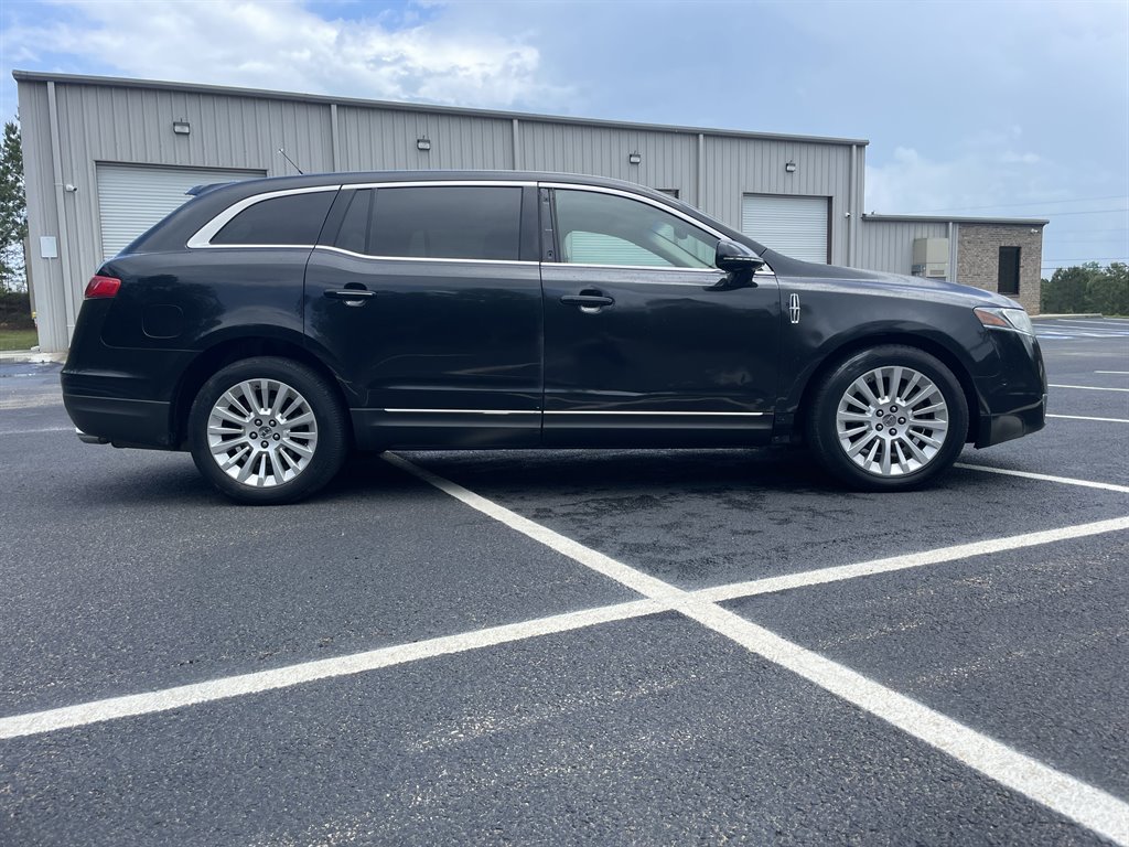 2012 Lincoln MKT EcoBoost's photo